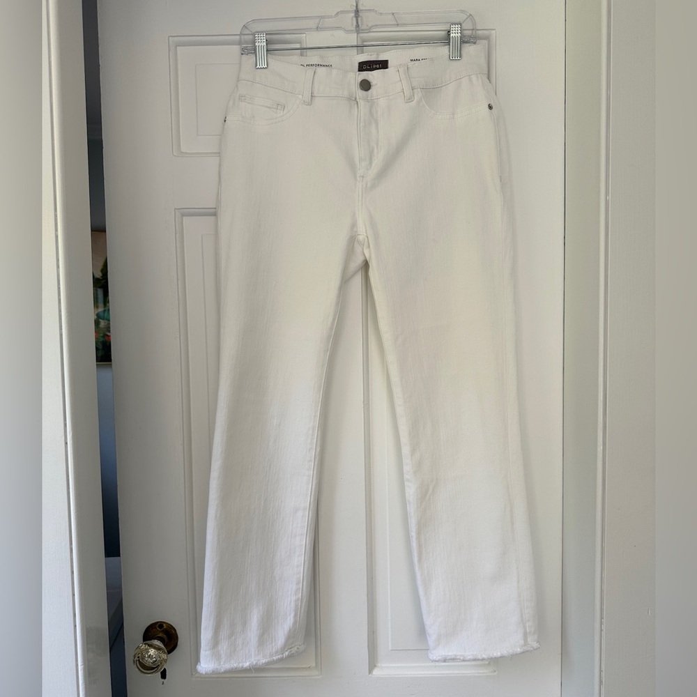 DL1961 Mid Rise Instasculpt Ankle Length Straight Leg White Jeans in Size 28 - Picture 5 of 15